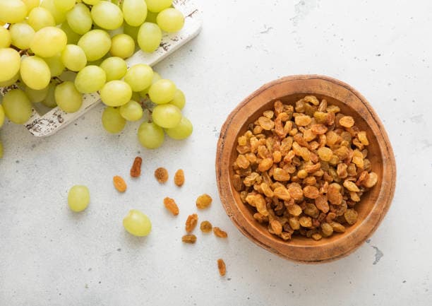 خرید کشمش طلایی ملایر + فروش استثنایی